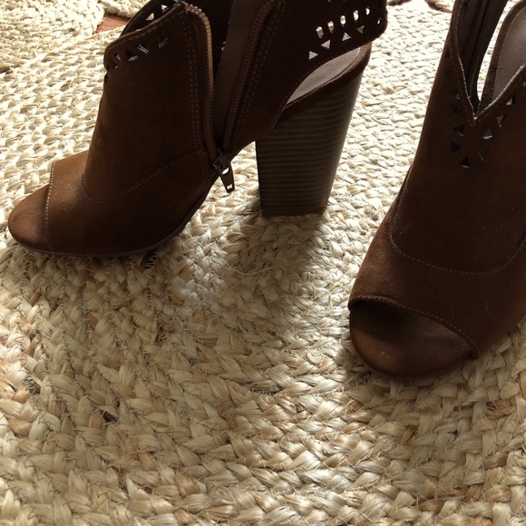 Brown heel peep toe sandals. Like-new - Picture 6 of 7